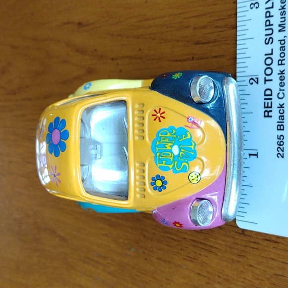 Volkswagen Classic Bus with Surfboard and Two VW Beetle Love Bugs Set/3 - Picture 9 of 17